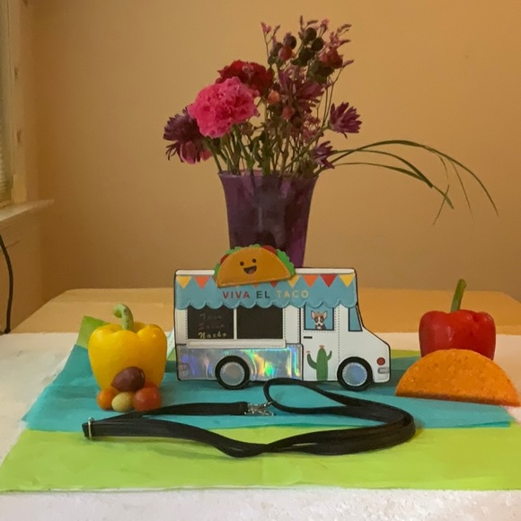 🌮 TACO TRUCK CROSSBODY BAG 🌮 - Picture 8 of 16